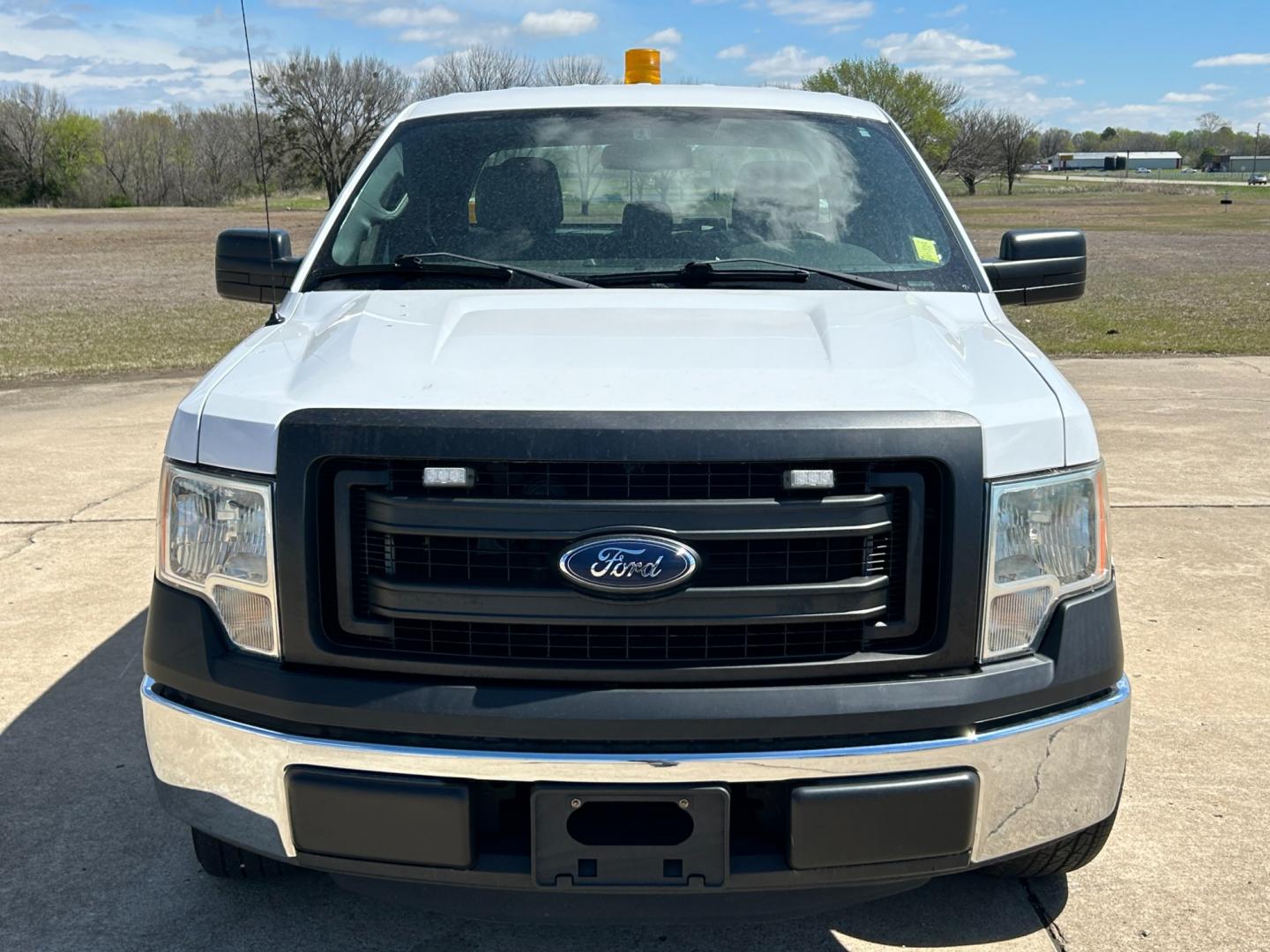 2014 White /Gray Ford F-150 (1FTEX1CMXEK) with an 3.7L V6 DOHC 24V engine, 6-Speed Automatic transmission, located at 17760 Hwy 62, Morris, OK, 74445, (918) 733-4887, 35.609104, -95.877060 - 2014 FORD F-150 XL SUPERCAB 6.5-ft. BED 2WD 3.7L V6 FEATURES KEYLESS REMOTE ENTRY, POWER LOCKS, POWER WINDOWS, AM/FM STEREO, TOUCH SCREEN, AUXILLARY PORT, HANDS-FREE BLUETOOTH CALLING, CRUISE CONTROL, TRACTION CONTROL, MULTI-FUNCTIONING STEERING WHEEL CONTROLS, BACKUP CAMERA. EQUIPPED WITH A BI-FUE - Photo#6